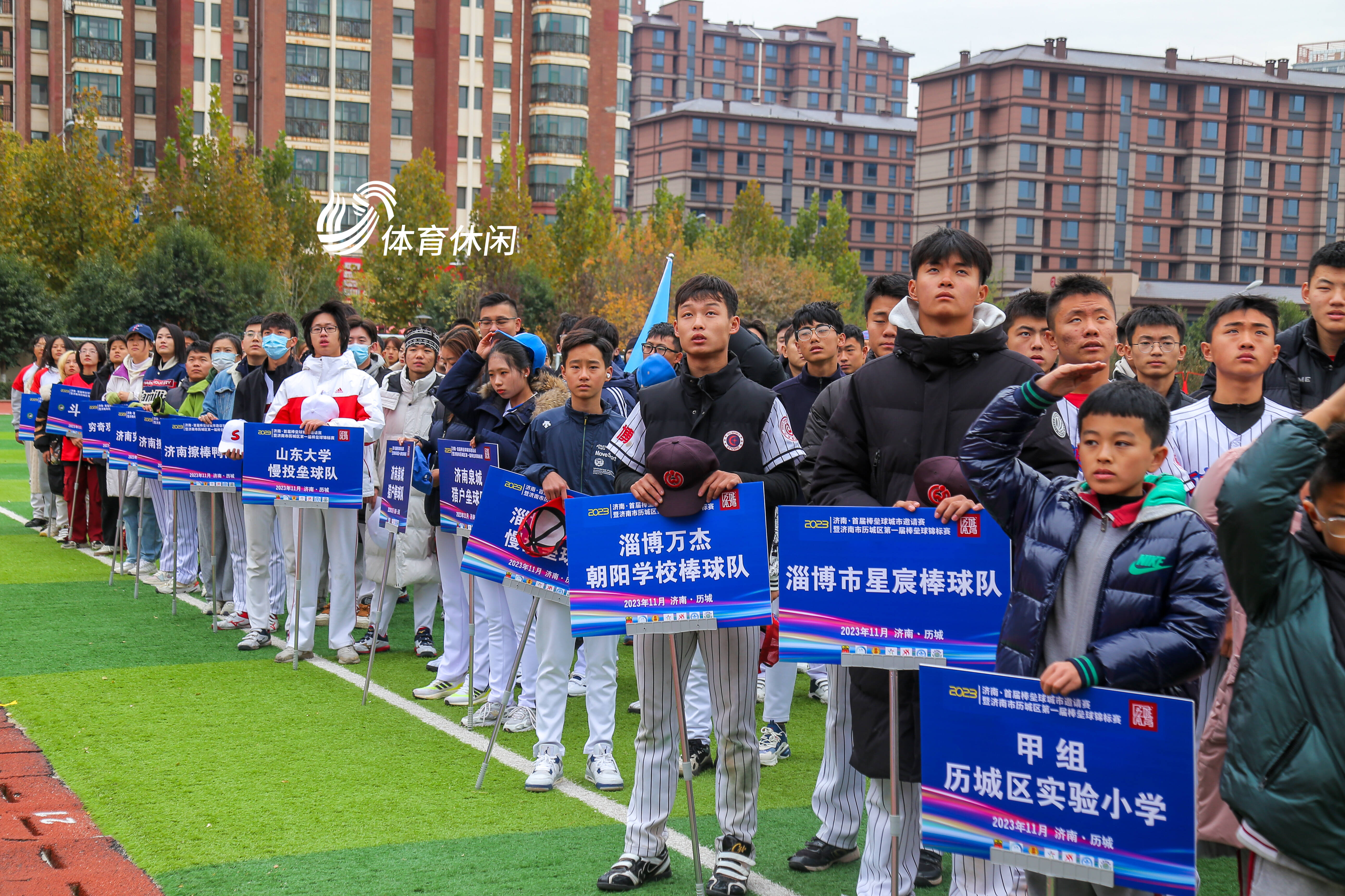 全队唯一上双！库明加半场5中5高效拿下10分 次节4中4